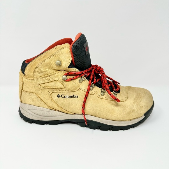 Waterproof Columbia Boots - Picture 1 of 9